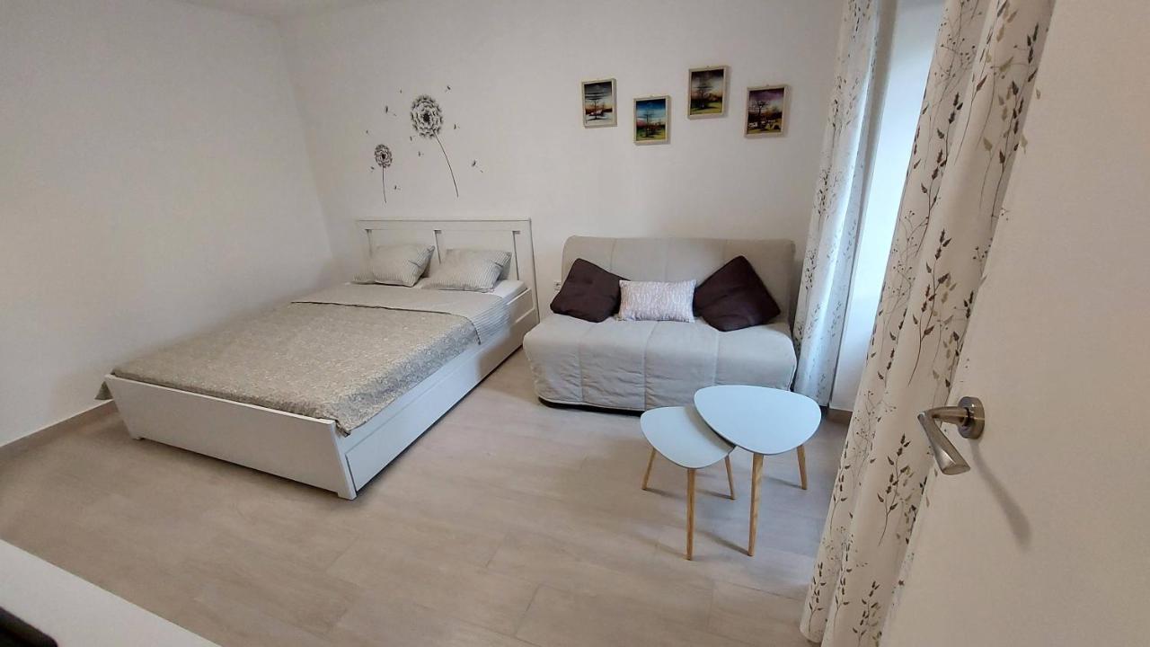 Apartma Rizana Dekani Екстер'єр фото